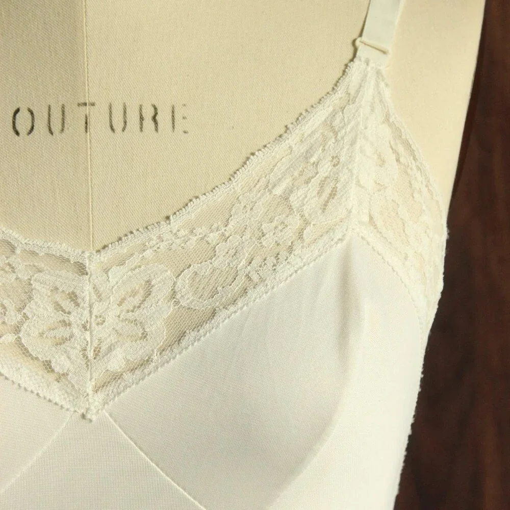Vintage 1970s Slip, Montgomery Ward Ankle Length White Nightgown, Size 10/32 - Picture 4 of 11